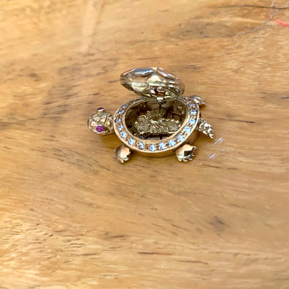 Vintage Heavy Solid 14ct Gold Diamond & Ruby Set Opening Tortoise locket Pendant